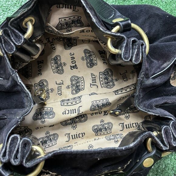 Juicy Couture Black Velvet Small Purse Vintage Y2K Bag Heart Charm Gold Chain - Picture 2 of 13